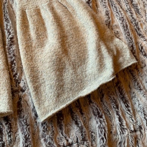 French Connection Size Small soft white/gray sweater - Picture 3 of 5